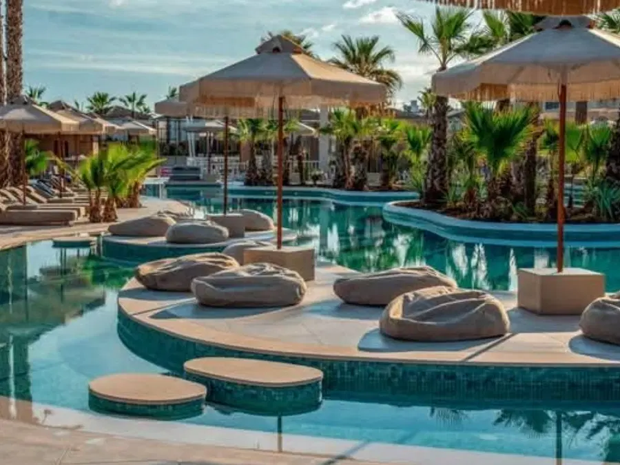 Luxury 5* All Inclusive Holiday w/Swim Up Room