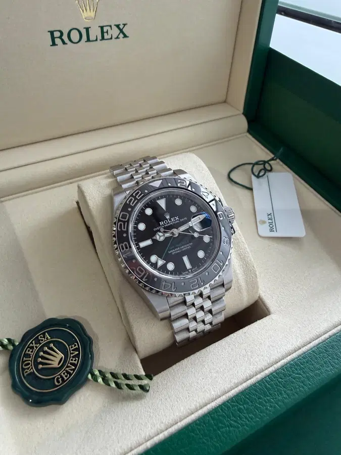 ROLEX GMT-MASTER II “BRUCE WAYNE” – REF. 126710GRNR – JUBILEE BRACELET – FULL SET or £12,000 CASH