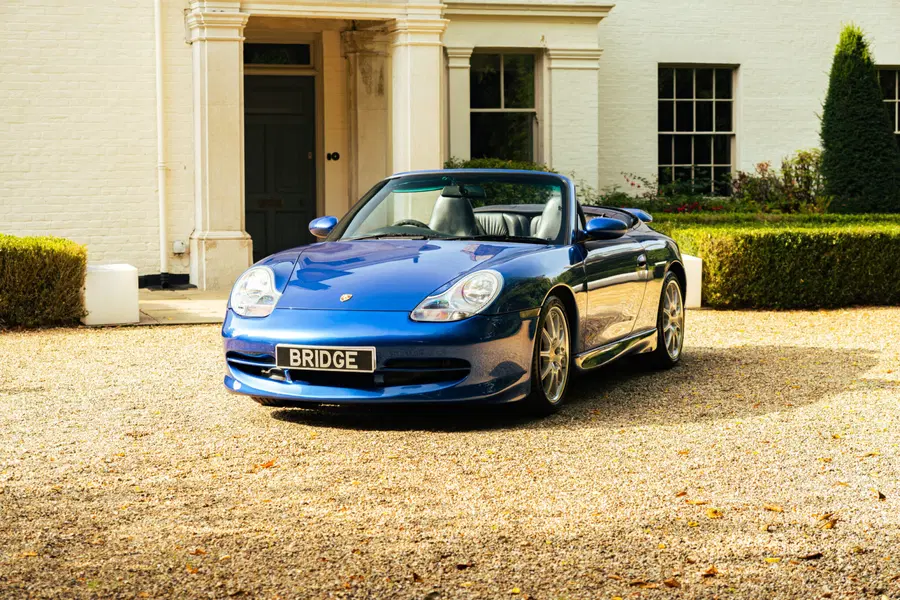 2000 Porsche 911 Carrera
