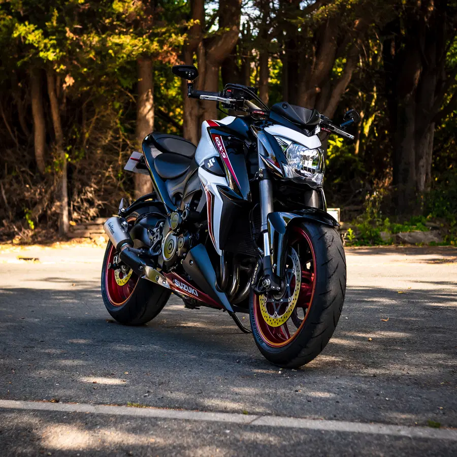 Win This Suzuki GSX-S1000 + £500! *FREE UK WIDE DELIVERY*