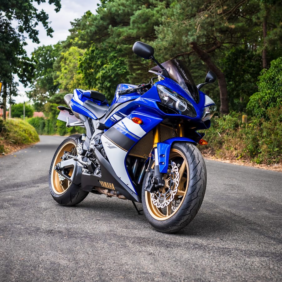 Win This Yamaha R1 + £500! *FREE UK WIDE DELIVERY*