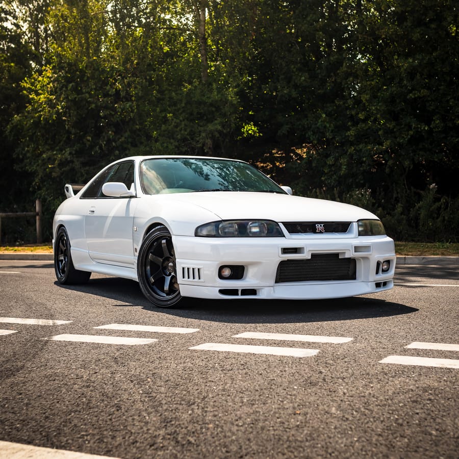 Win This 580BHP Nissan Skyline V-Spec R33 GTR + £1,000 Cash!