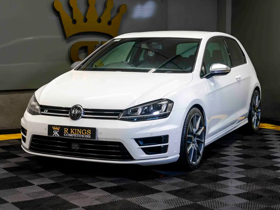 £8,000 OR Volkswagen Golf R DSG