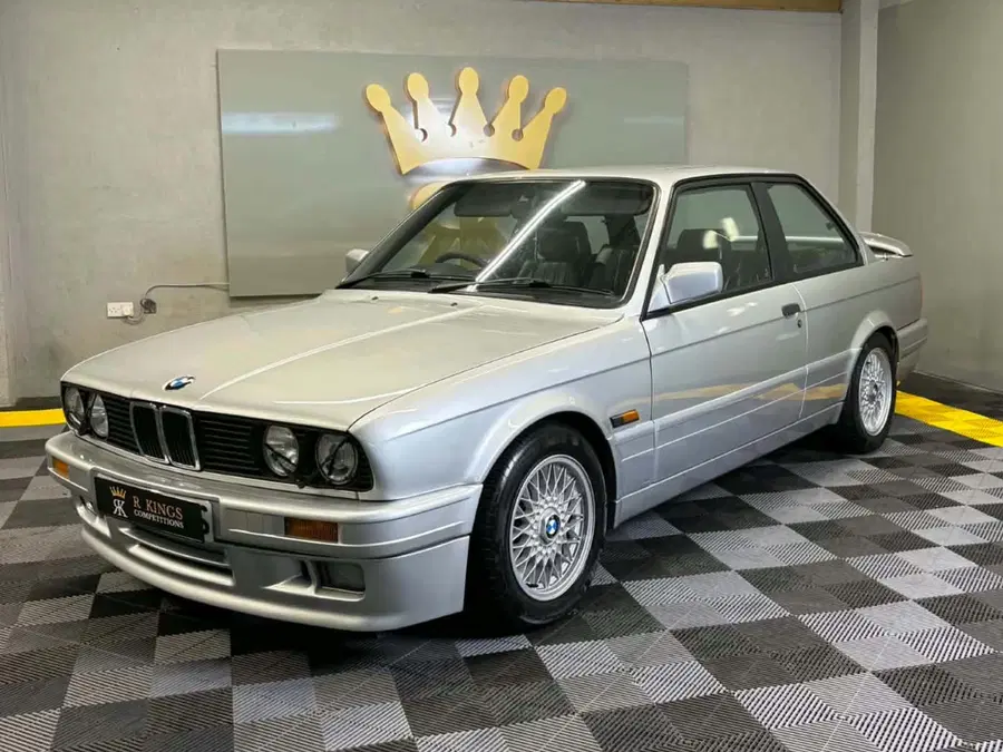 1991 BMW E30 325i Sport