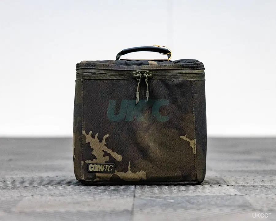 KORDA COMPAC COOL BAG MEDIUM DARK KAMO!
