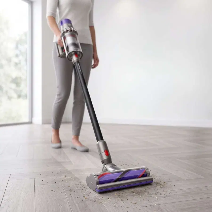 Dyson Cyclone V10 Total Clean with 6 Attachments
