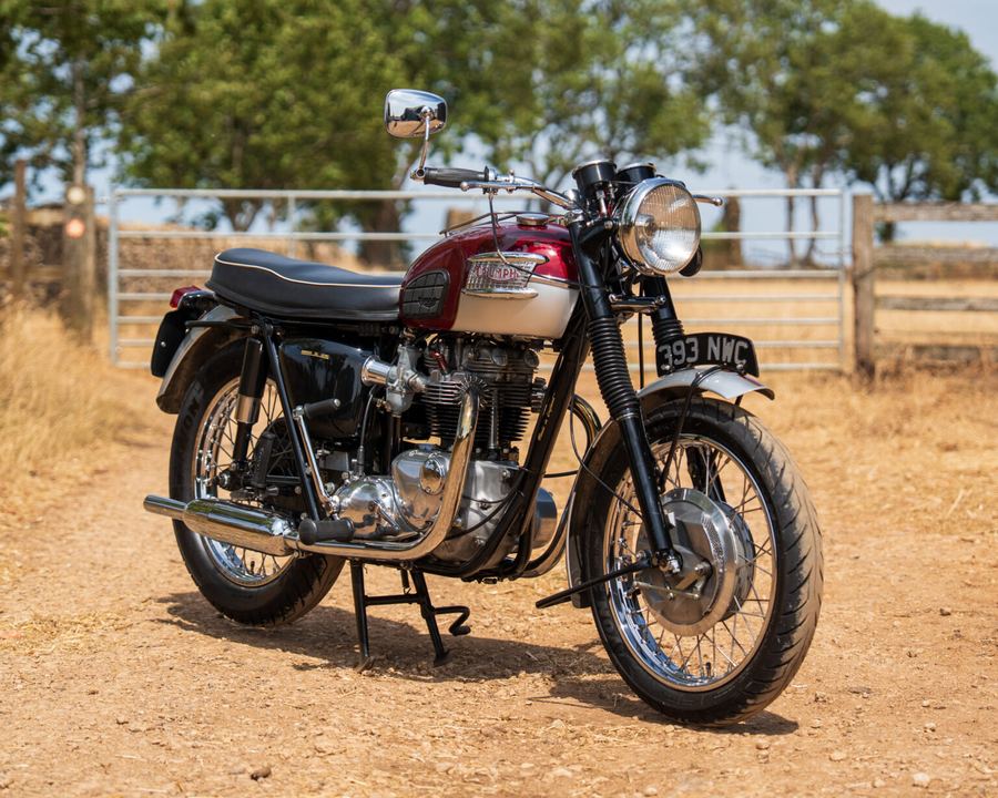 Win this 1963 Triumph T120 Bonneville 650cc + £500