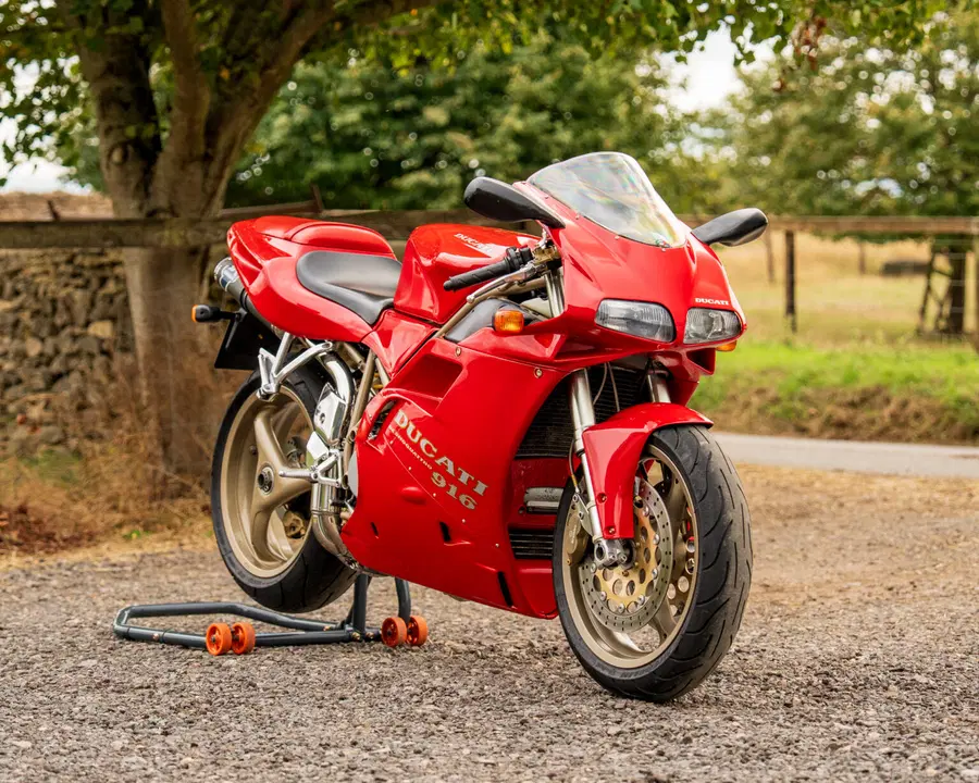 Win this 1997 Ducati 916 + £1000