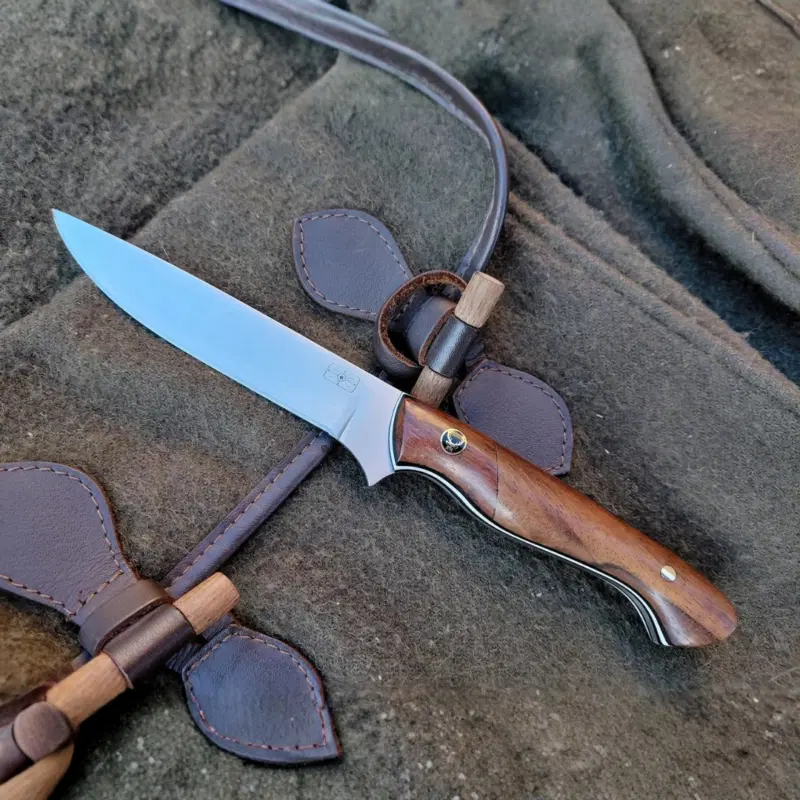 Danum Blades Magnacut Fallow Catcher – Stabilised Rose Wood & Walnut